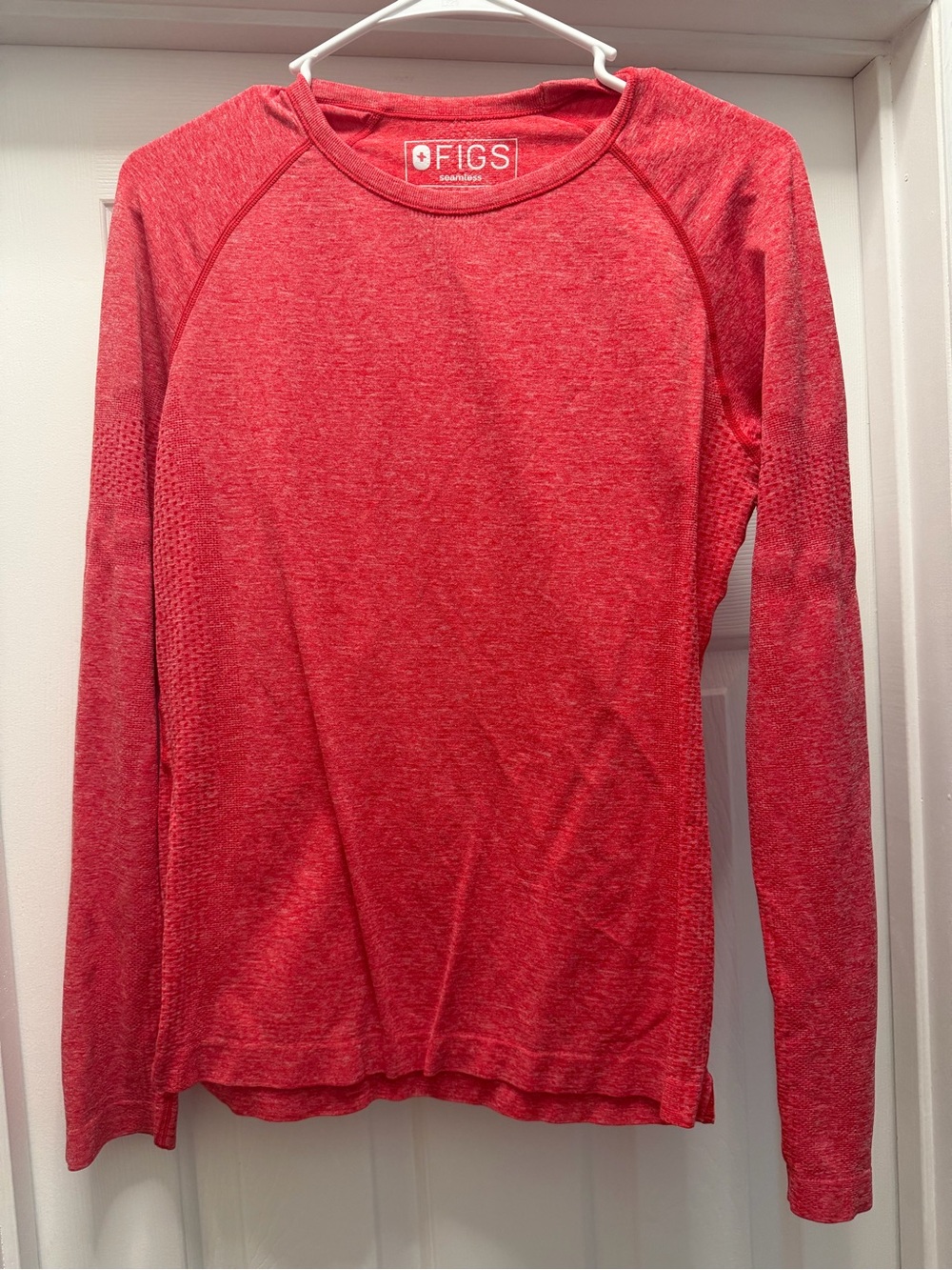 FIGS salta Heathered Red Long Sleeve Top